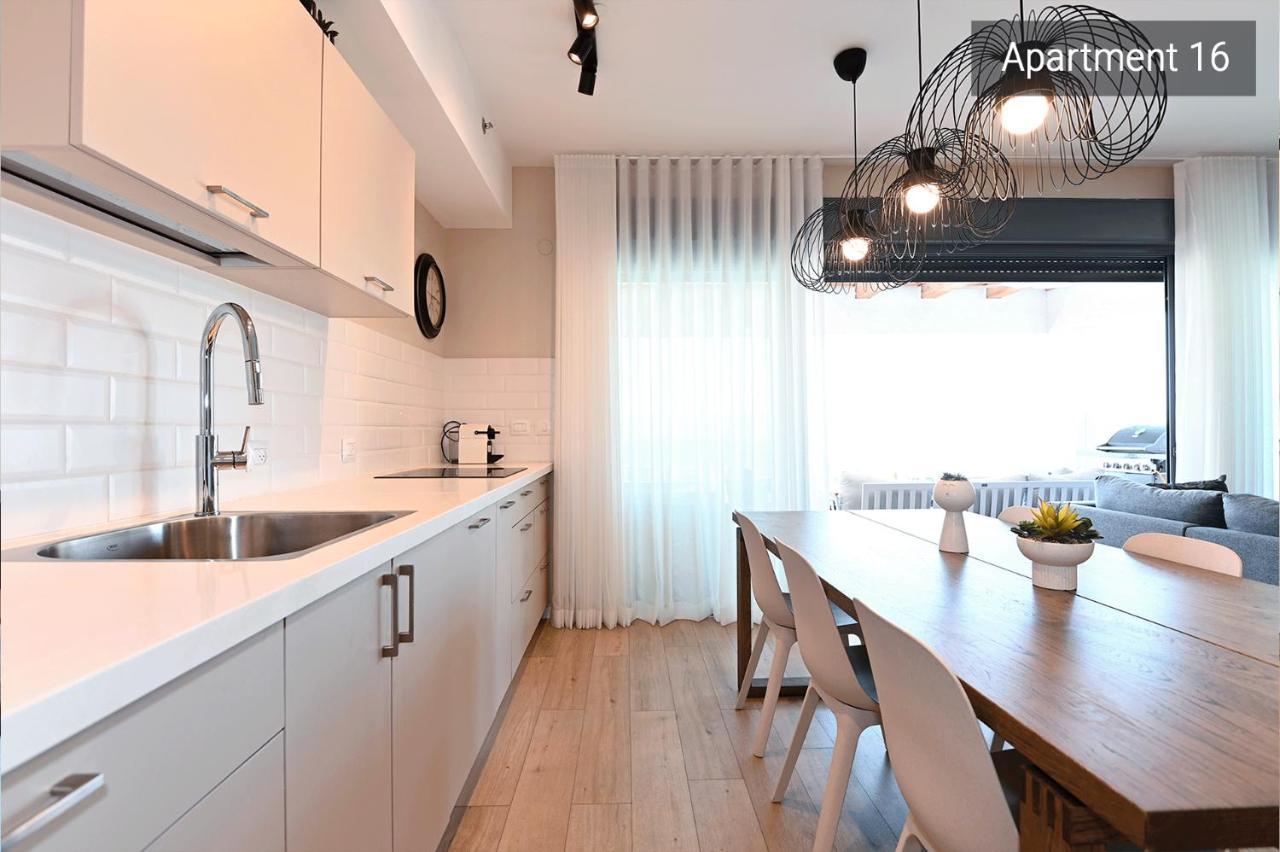 Yalarent C Kinneret Hotel Apartments ميغدال المظهر الخارجي الصورة